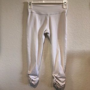 BeyondYoga White Capri Yoga Pants